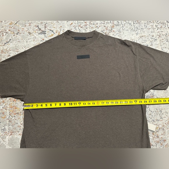 Essentials Fear of God T-shirt size Medium brown oversized NEW - Picture 11 of 14